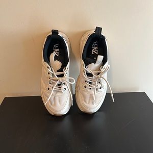 Great Zara trainers